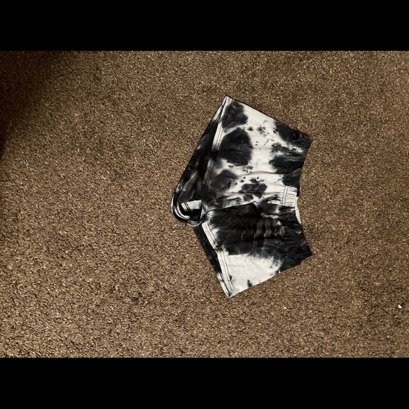 Set - Picture 2 of 2